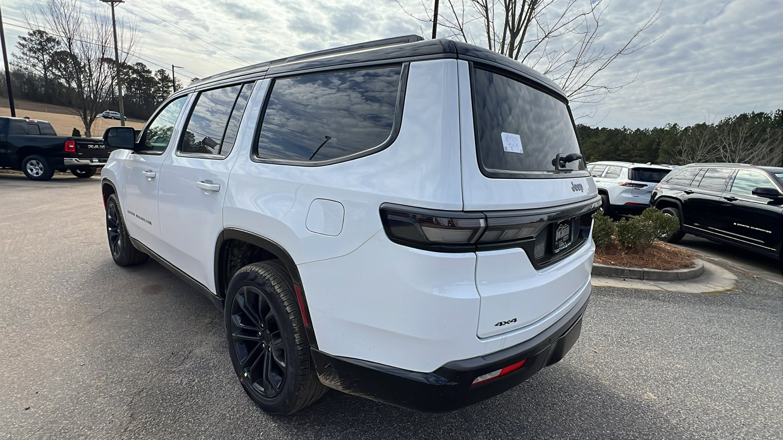 New 2026 Jeep Grand Wagoneer Summit image 10