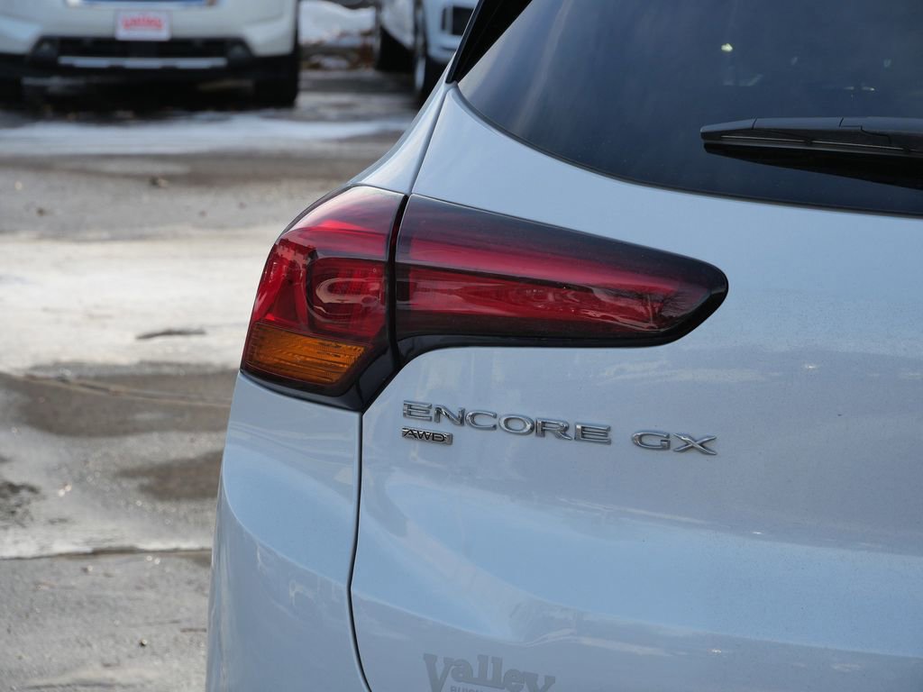 Used 2022 Buick Encore GX Essence w/ Experience Buick Package image 8