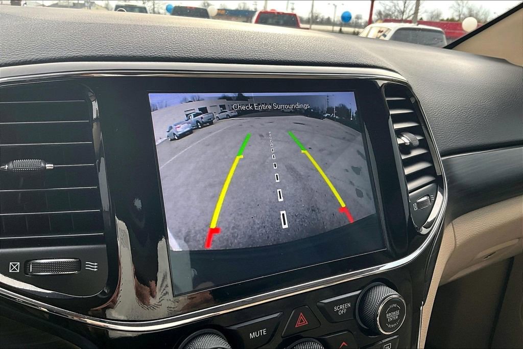 Used 2022 Jeep Grand Cherokee Laredo E image 22