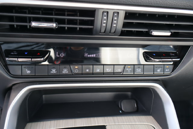 Used 2024 MAZDA CX-90 Plug-In Hybrid w/ Premium Pkg AWD/4WD image 39