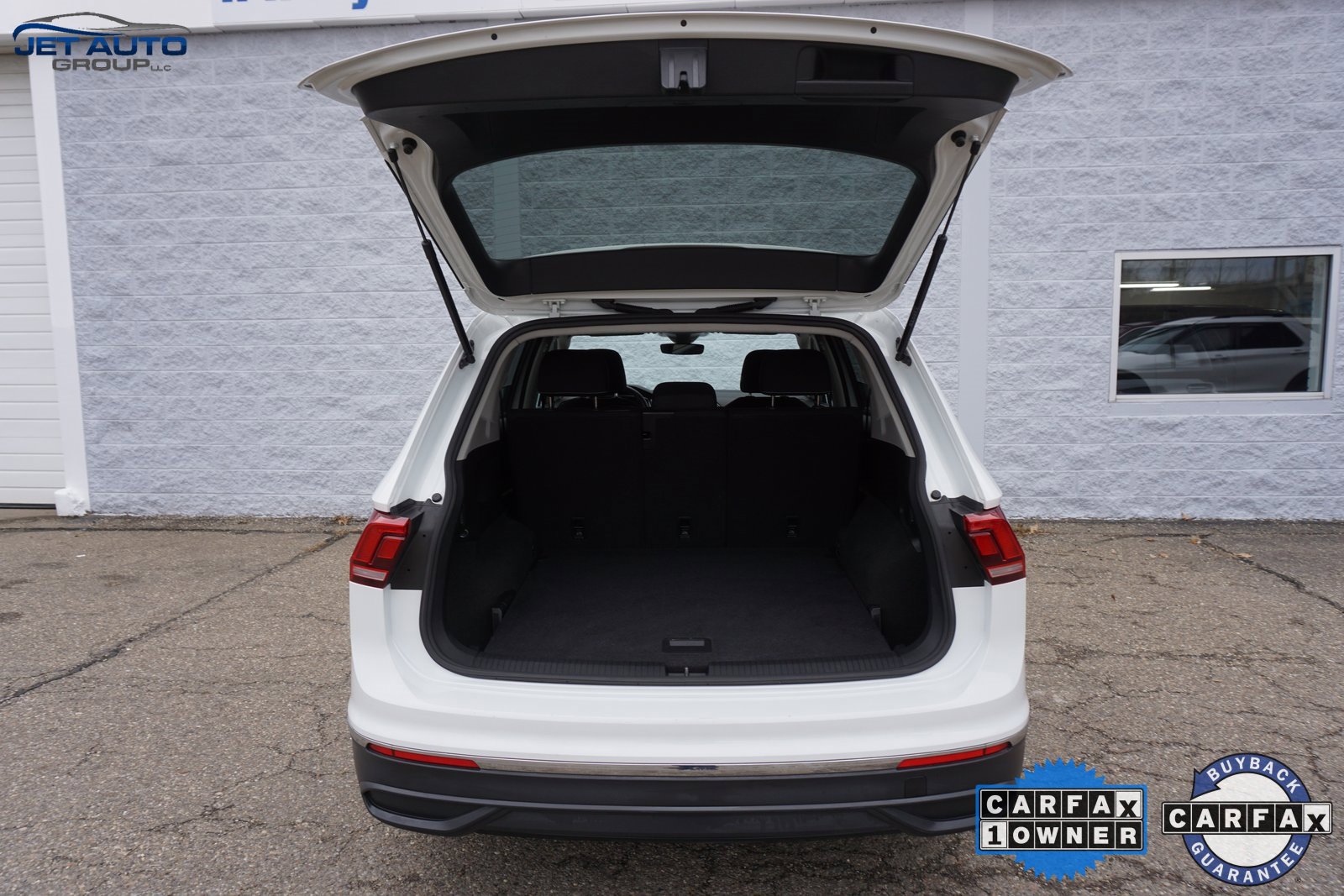 Used 2024 Volkswagen Tiguan S image 16