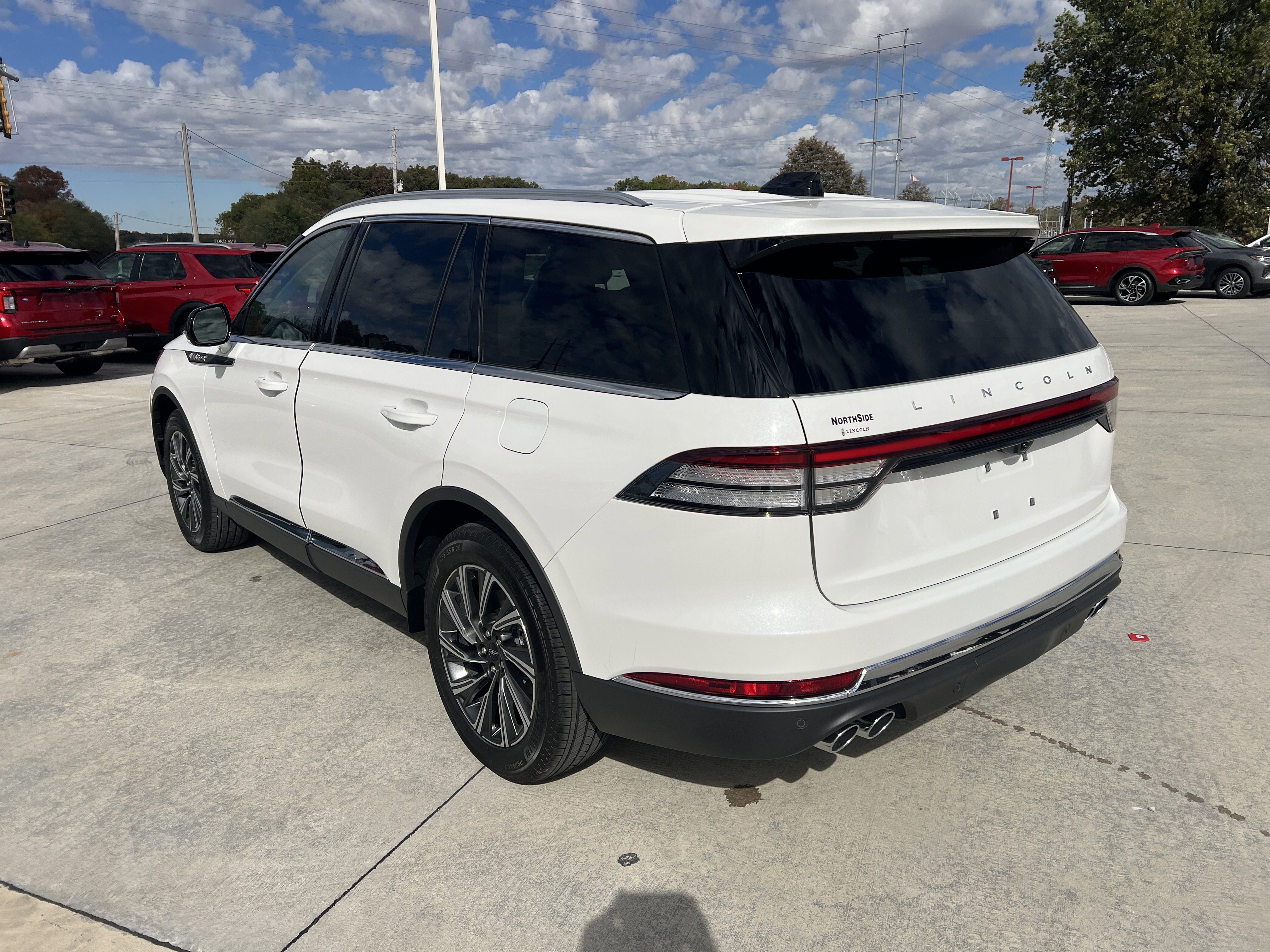 New 2026 Lincoln Aviator AWD image 5