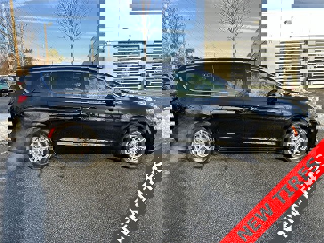 Certified 2024 Chrysler Pacifica Touring-L image 9