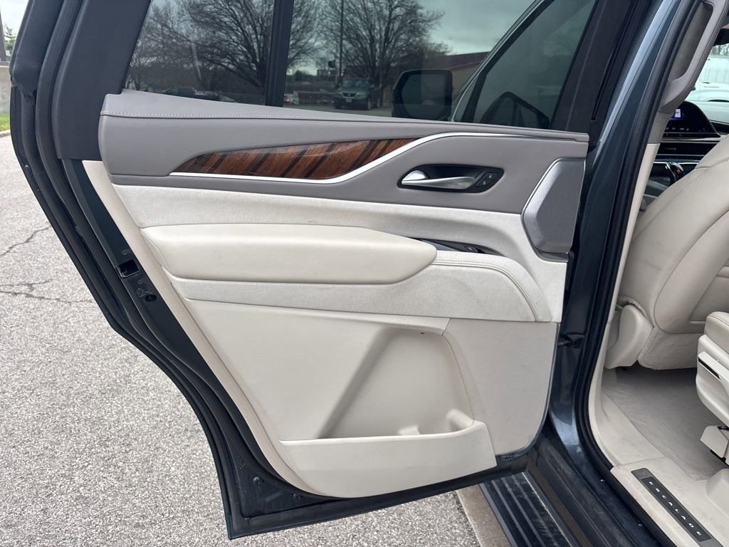 Used 2021 Cadillac Escalade Premium Luxury Platinum image 15