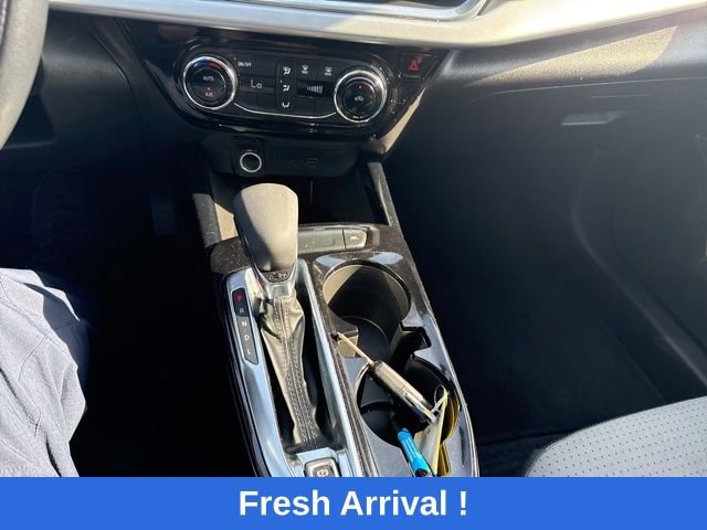 Used 2024 Chevrolet Trax LT FWD image 8