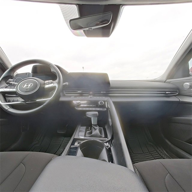 Used 2023 Hyundai Elantra SEL w/ Convenience Package image 25