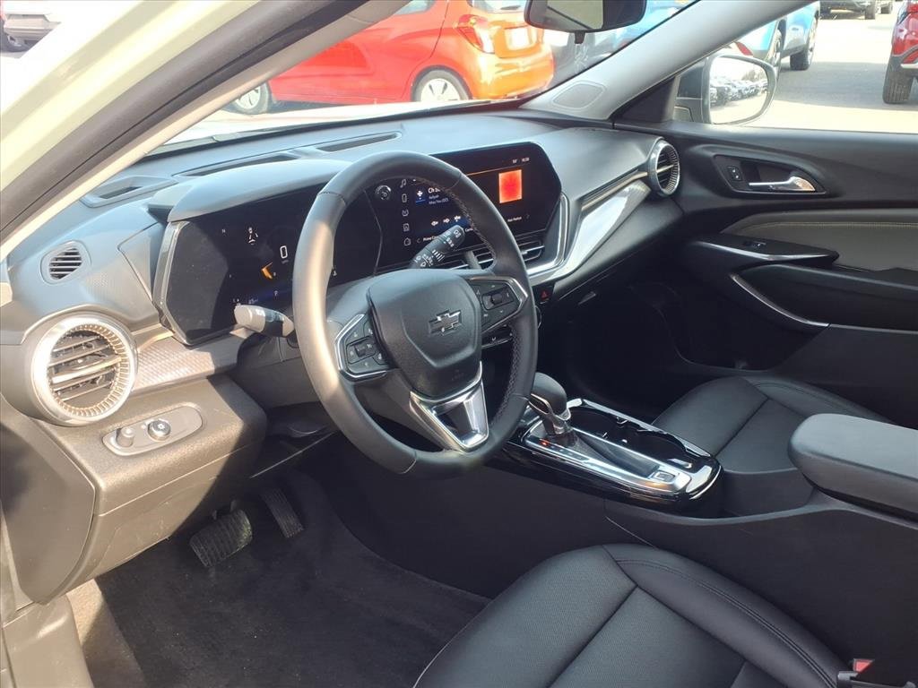 Used 2024 Chevrolet Trax ACTIV w/ Sunroof Package image 13