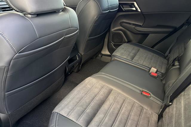 New 2026 Nissan Rogue SL image 13