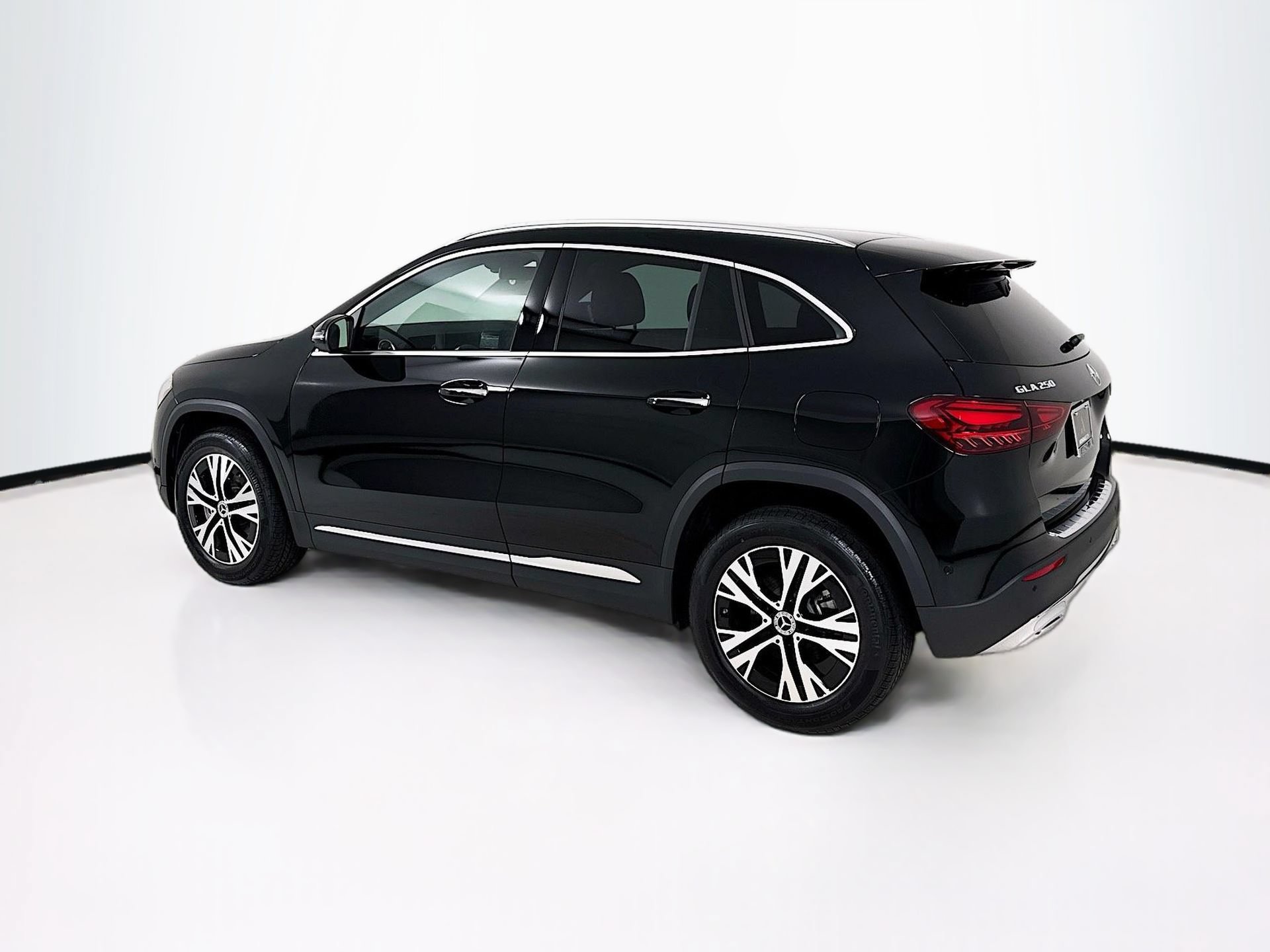 Used 2025 Mercedes-Benz GLA 250 image 6