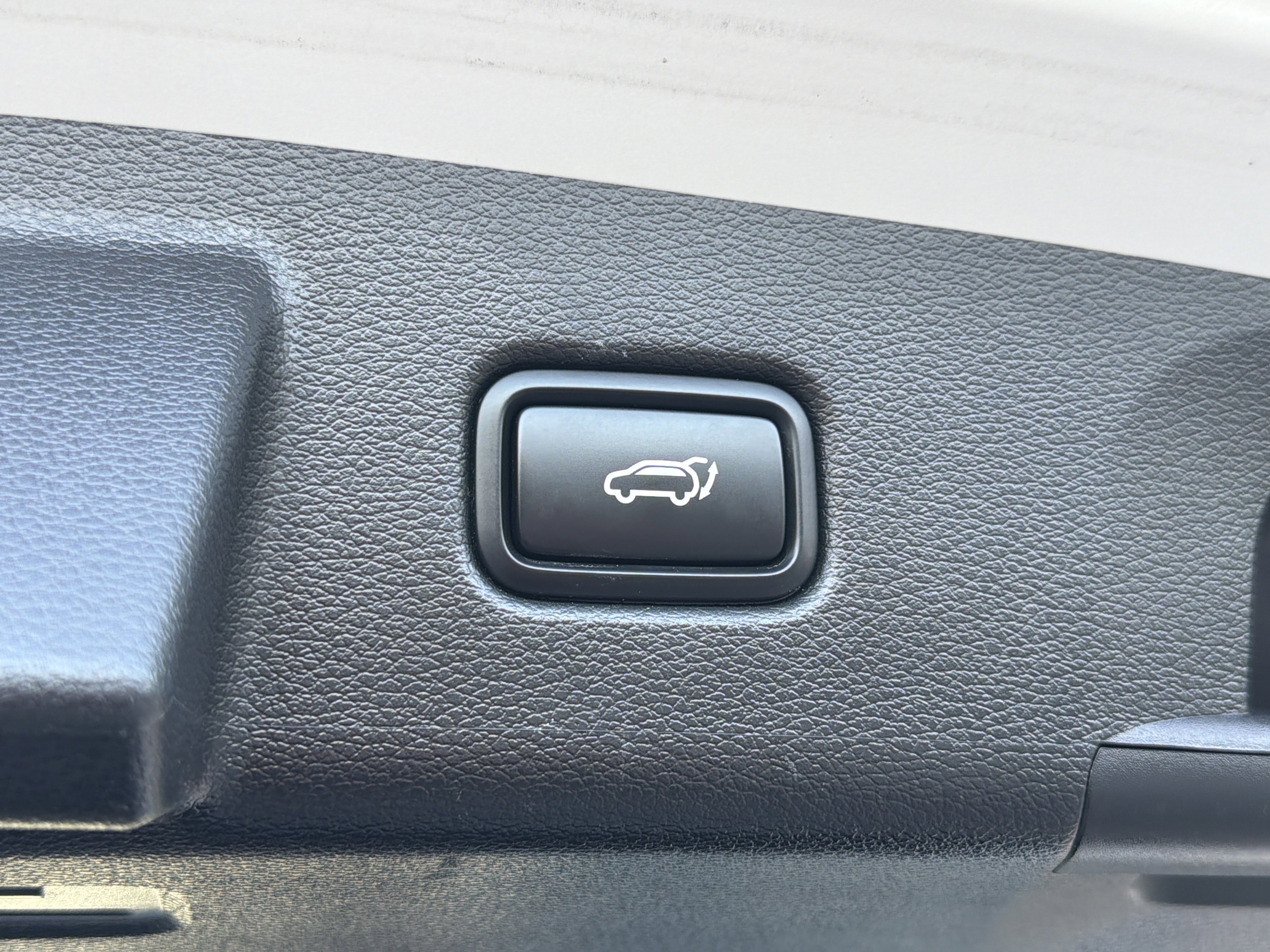 Used 2022 Kia Telluride SX w/ Towing Package image 17