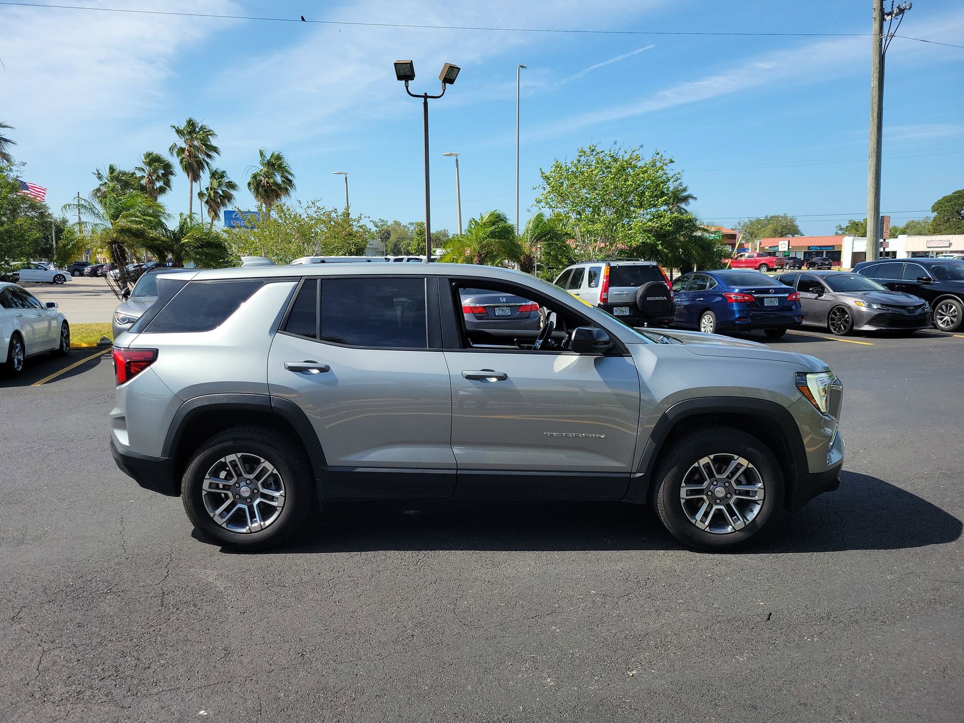Used 2025 GMC Terrain Elevation FWD image 5