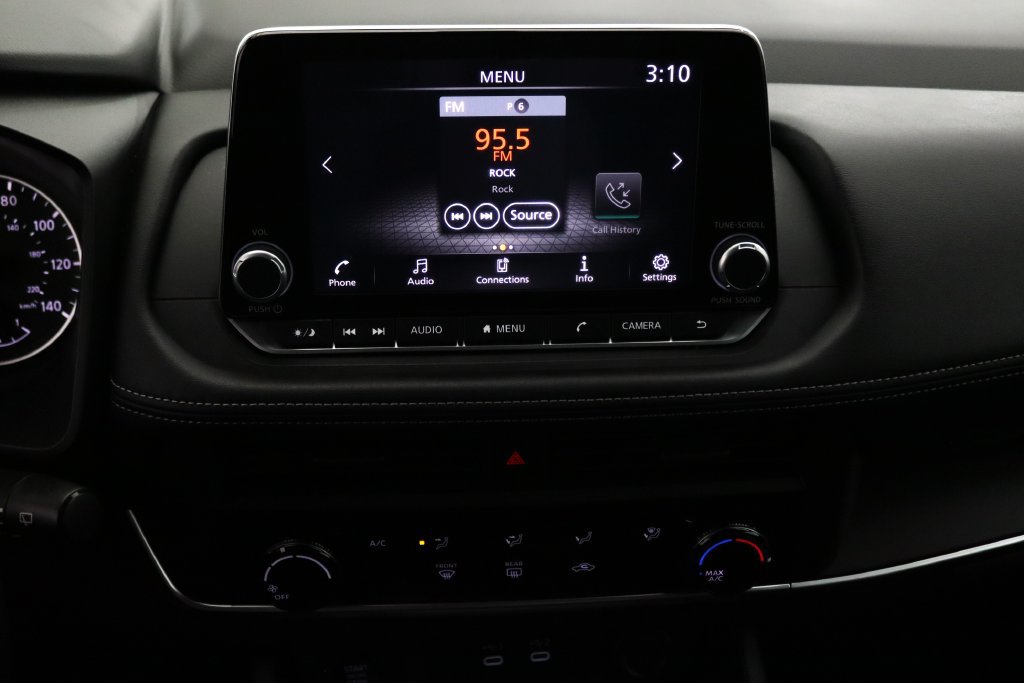Used 2025 Nissan Rogue S AWD/4WD image 25