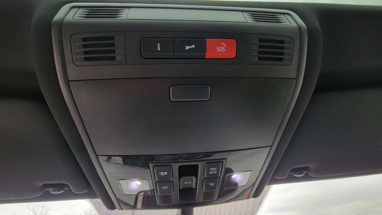 Used 2017 Volkswagen GTI Sport image 19