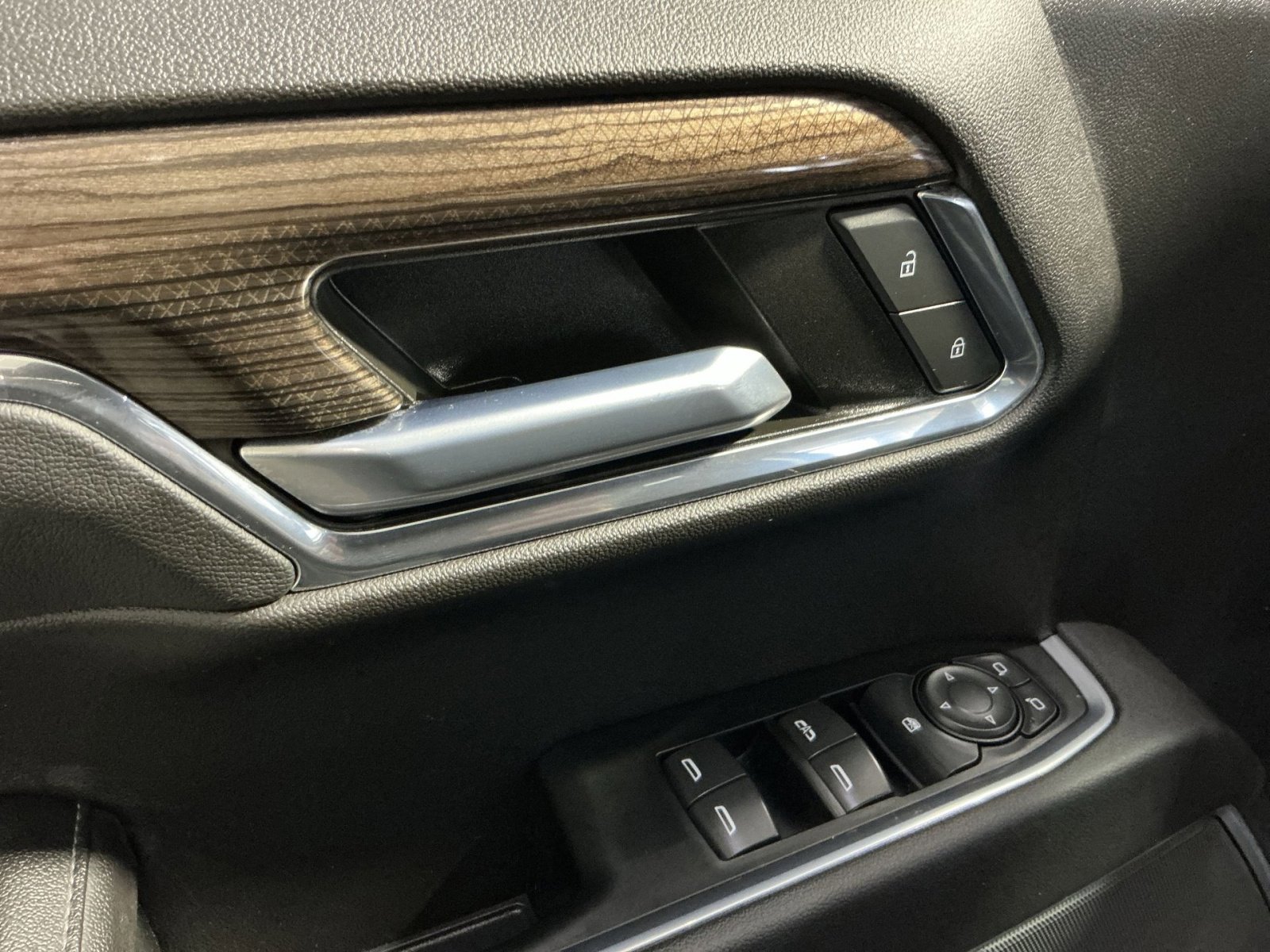 Used 2022 Chevrolet Silverado 1500 LT image 23