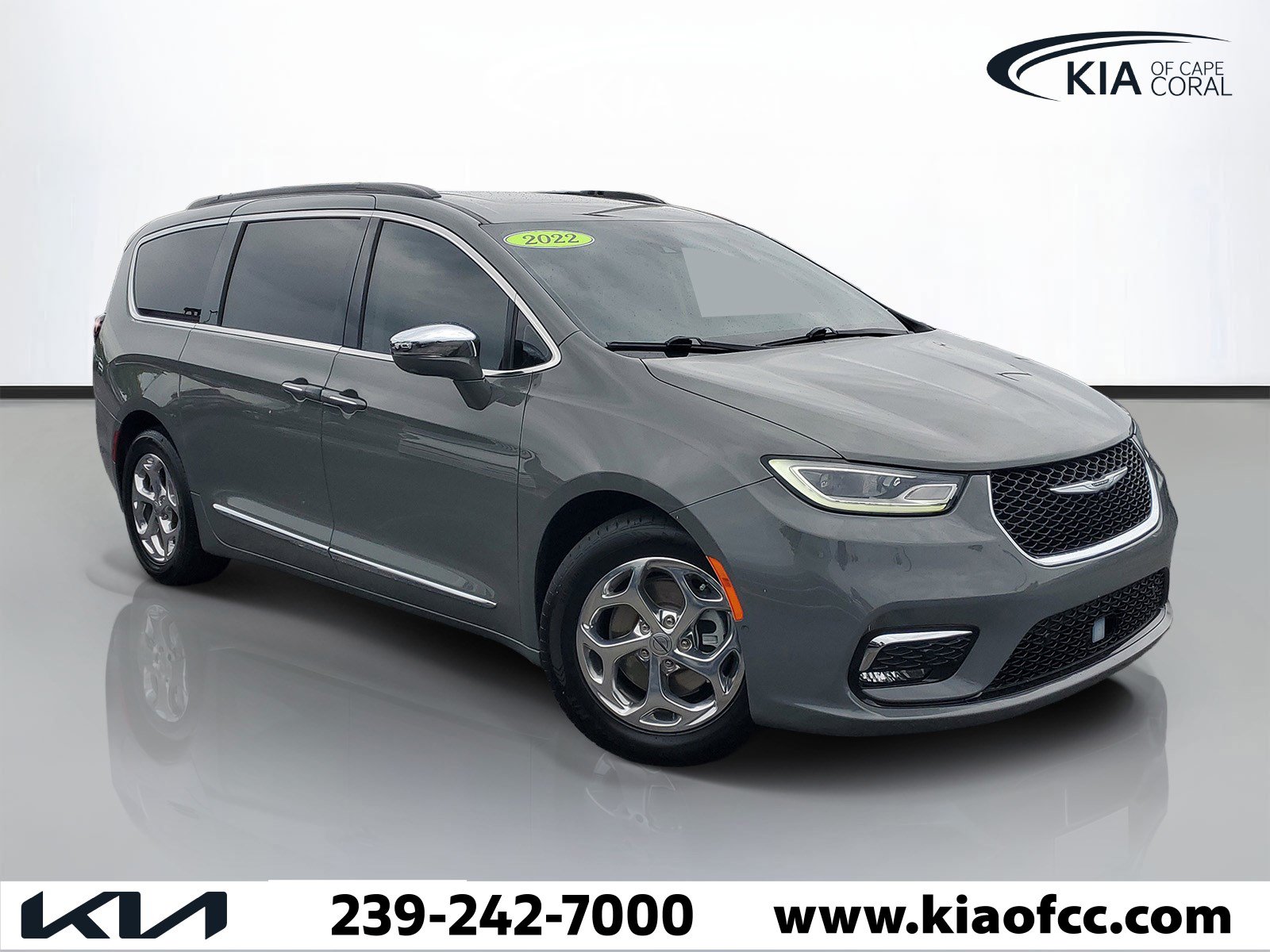 Used 2022 Chrysler Pacifica Limited FWD image 1