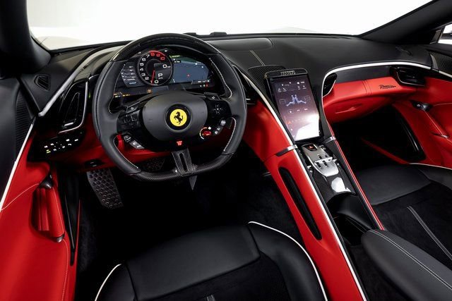 Certified 2025 Ferrari Roma Spider RWD image 5