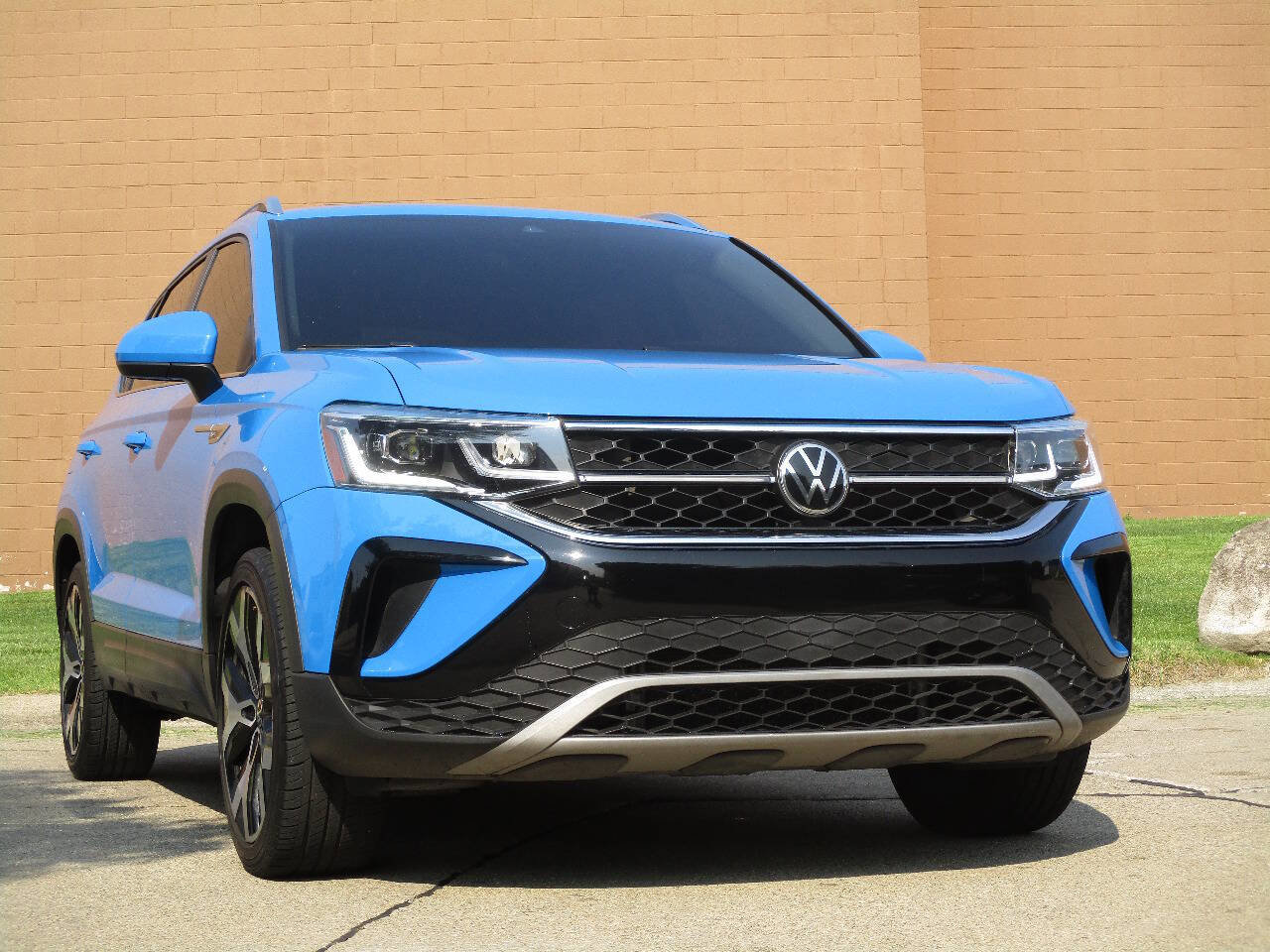 Used 2022 Volkswagen Taos SEL image 11
