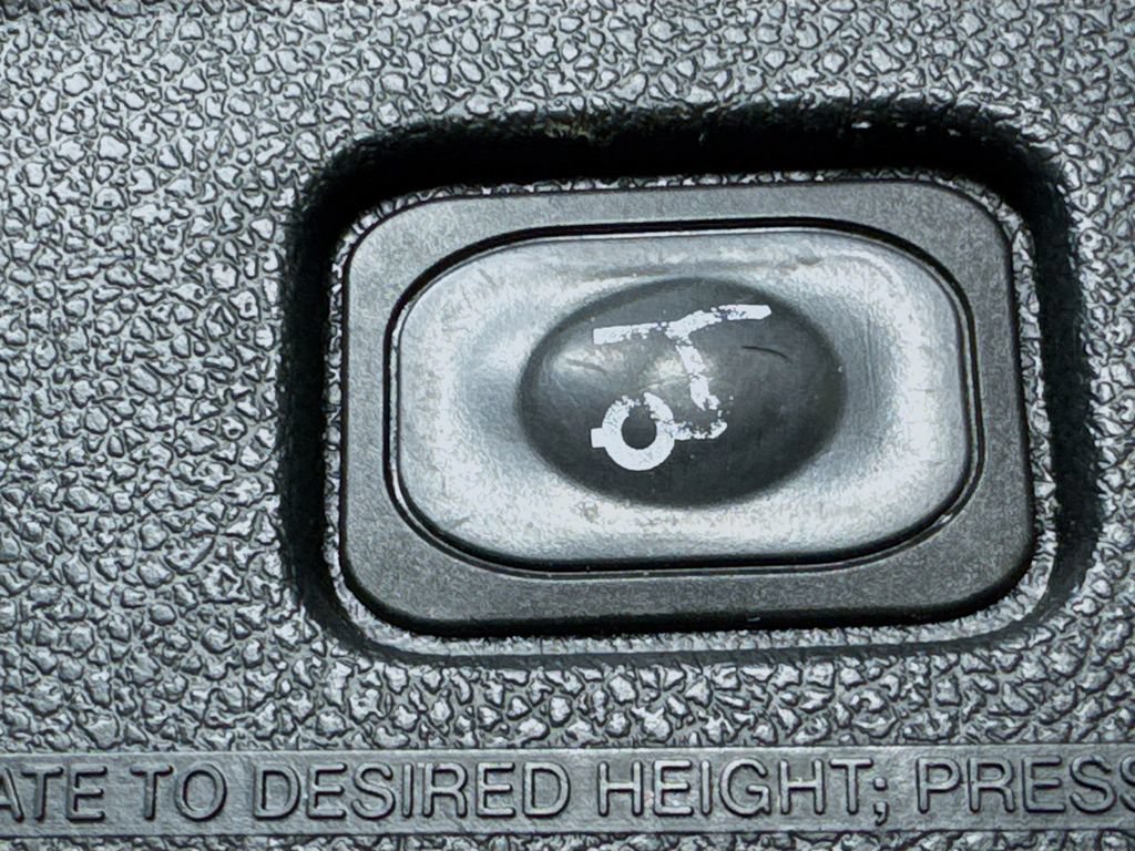 Used 2017 Ford Explorer Platinum AWD/4WD image 34