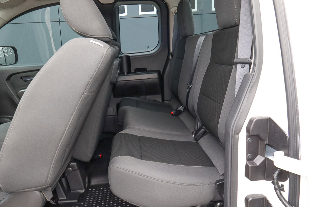 Used 2015 Nissan Titan S image 17