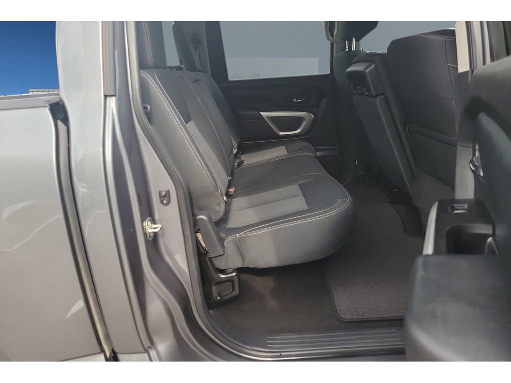 Used 2018 Nissan Titan SV RWD image 17