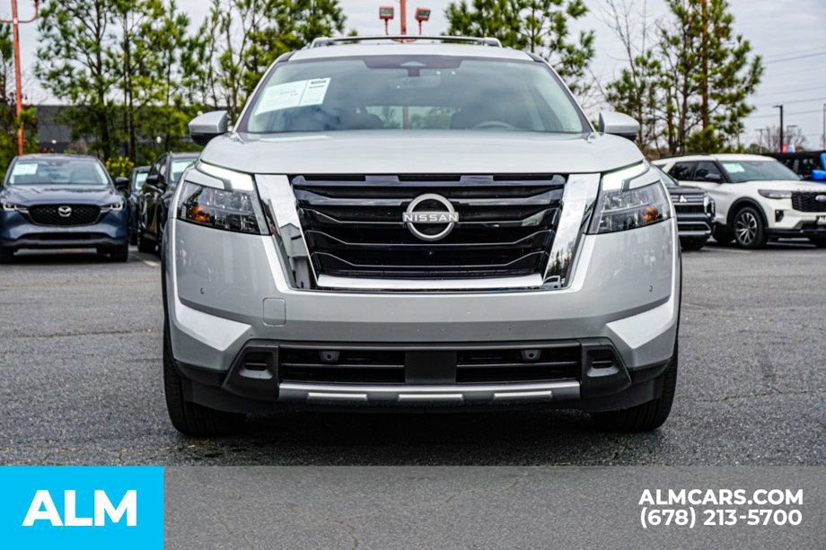 Used 2025 Nissan Pathfinder SL w/ SL Premium Package image 10