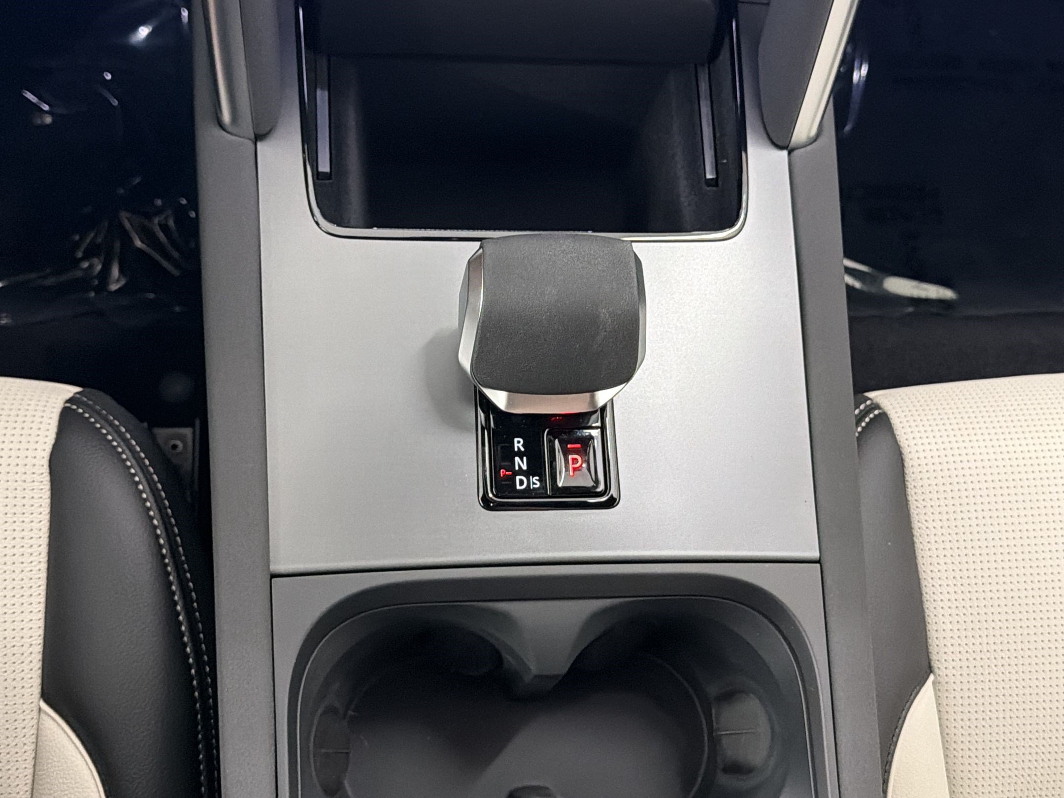 New 2026 Land Rover Discovery Sport Landmark AWD/4WD image 17