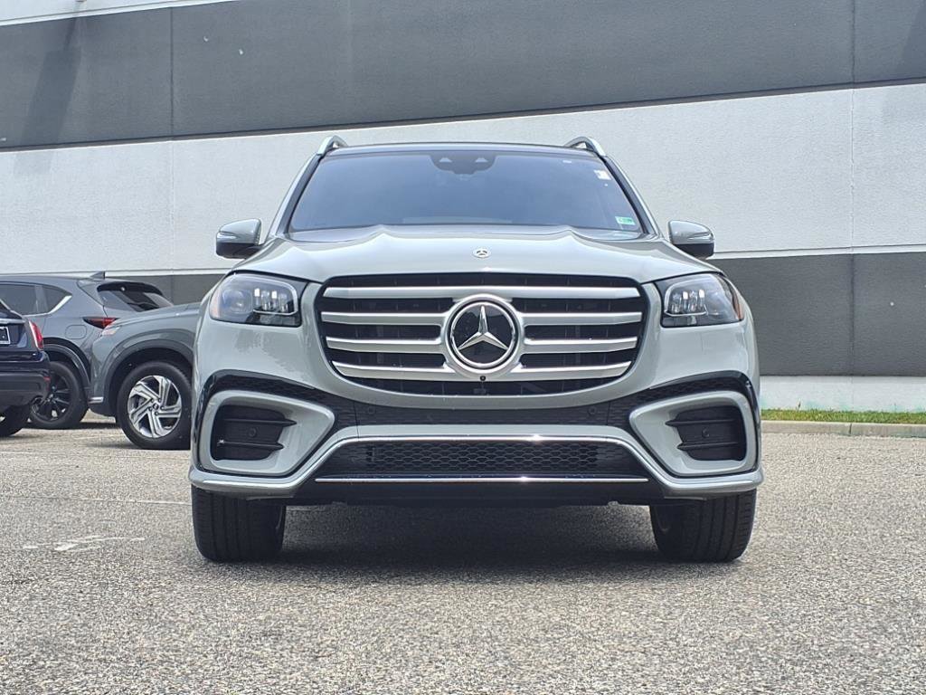 Used 2025 Mercedes-Benz GLS 450 4MATIC image 3