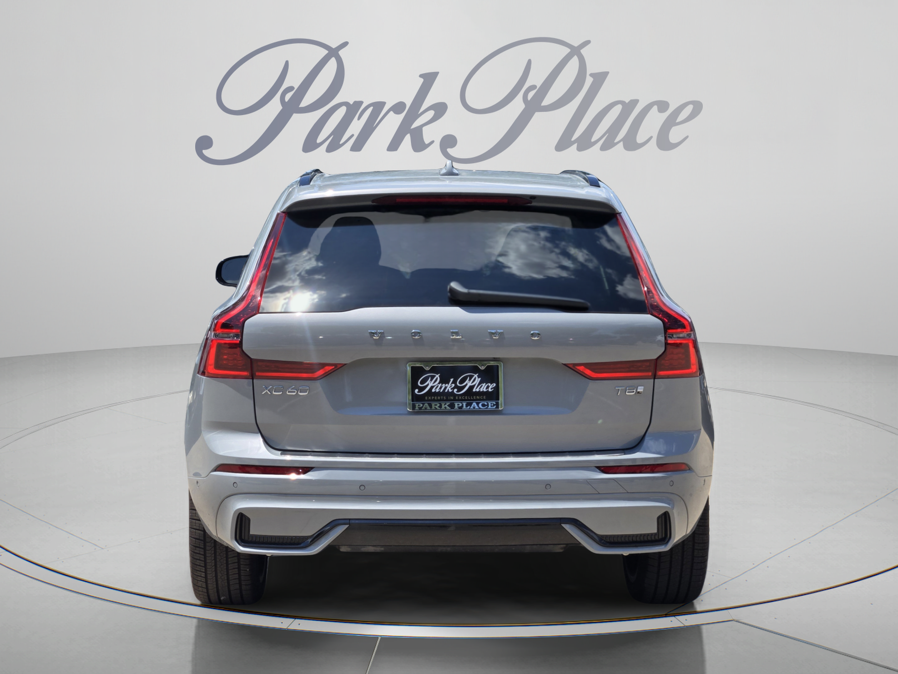 New 2026 Volvo XC60 T8 Ultra w/ Protection Package Premier AWD/4WD image 4