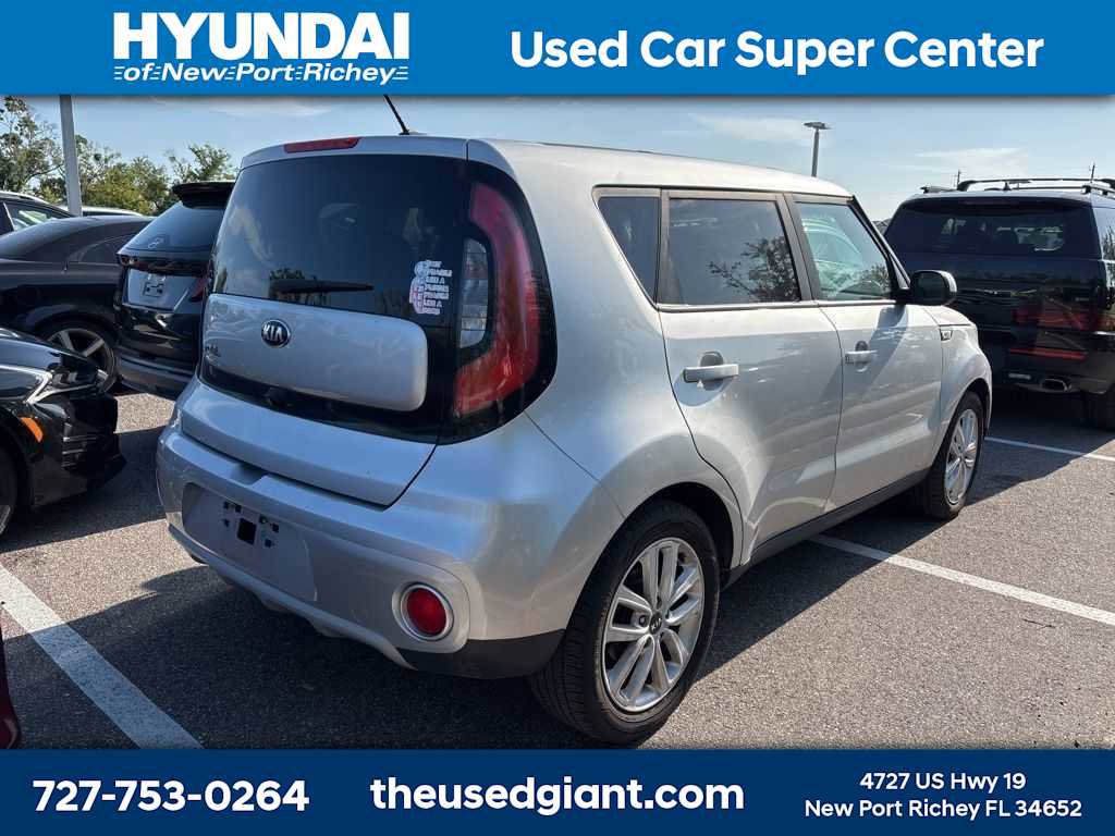 Used 2019 Kia Soul + image 3