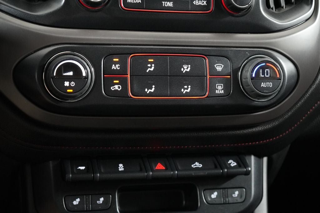 Used 2015 GMC Canyon SLE w/ All-Terrain Package AWD/4WD image 17