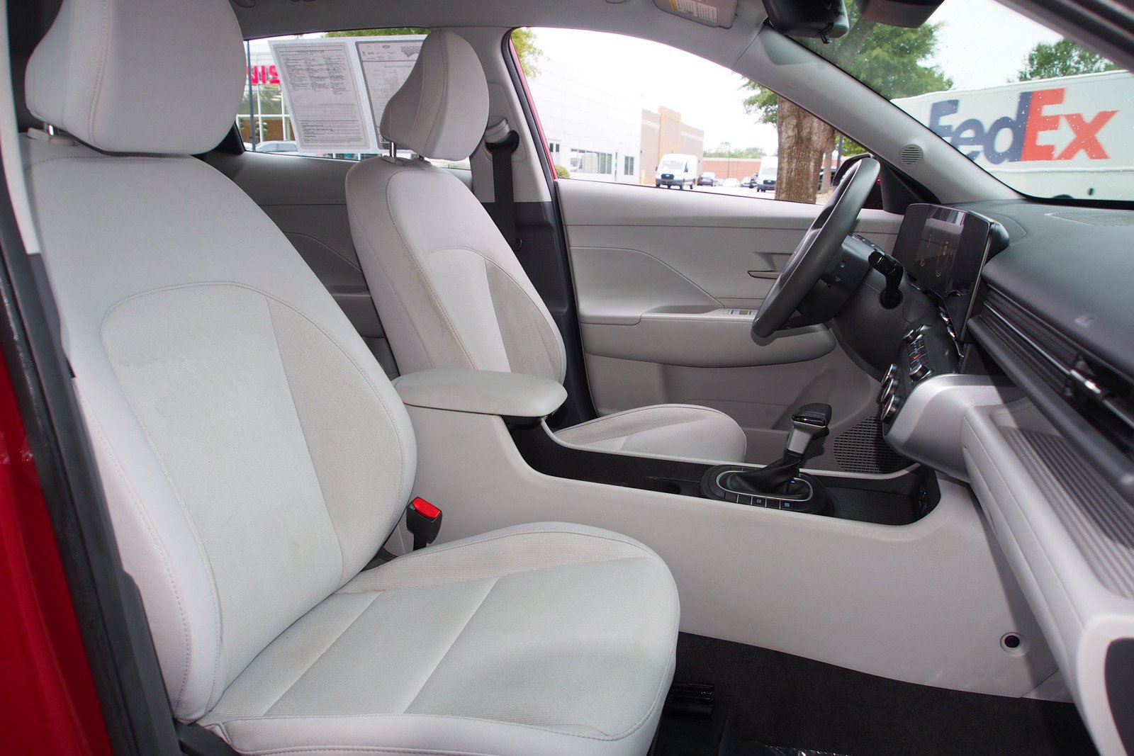 Used 2024 Hyundai Kona SE AWD/4WD image 11
