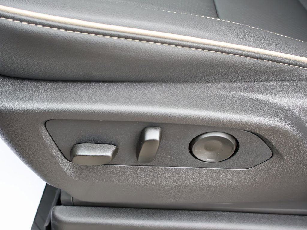 New 2025 Chevrolet Suburban Premier w/ Sun And Tow Package image 15