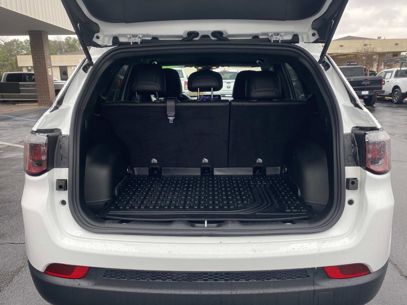 Certified 2023 Jeep Compass Latitude image 7