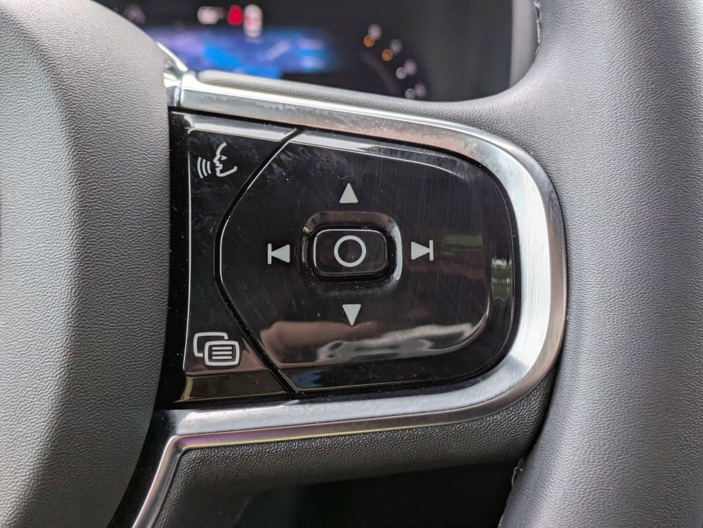 Certified 2023 Volvo S90 B6 Ultimate w/ Protection Package Premier image 33