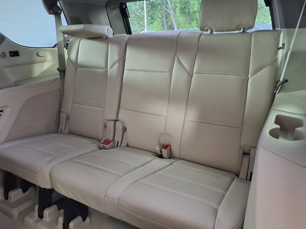 Used 2022 Cadillac Escalade Premium Luxury Platinum RWD image 15