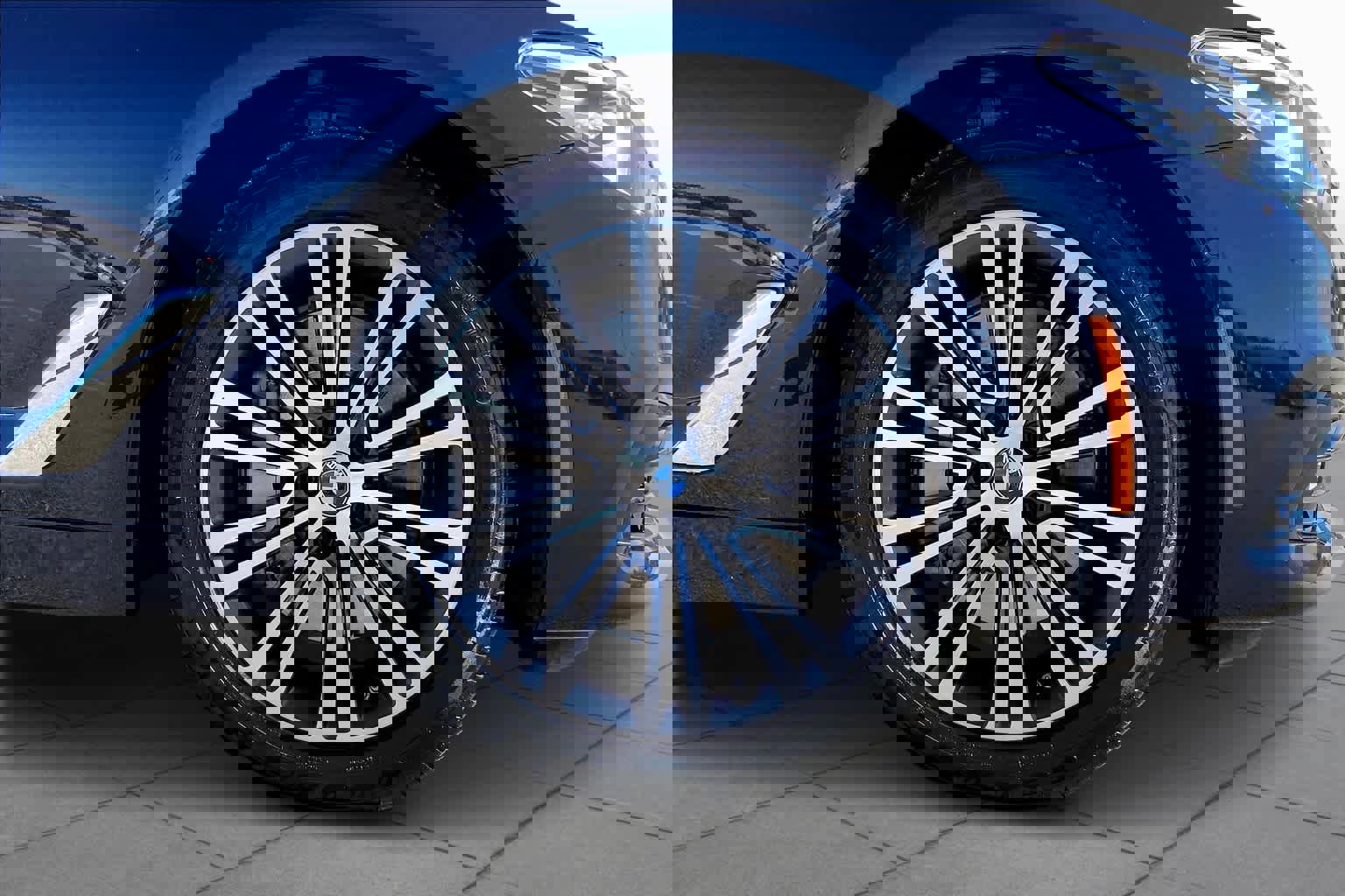 Used 2020 BMW 530i xDrive w/ Premium Package image 10