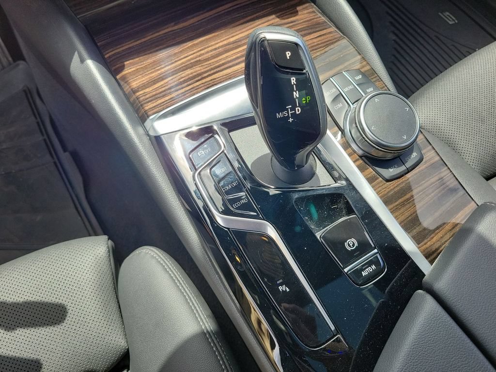 Used 2023 BMW 530i w/ Premium Package RWD image 15