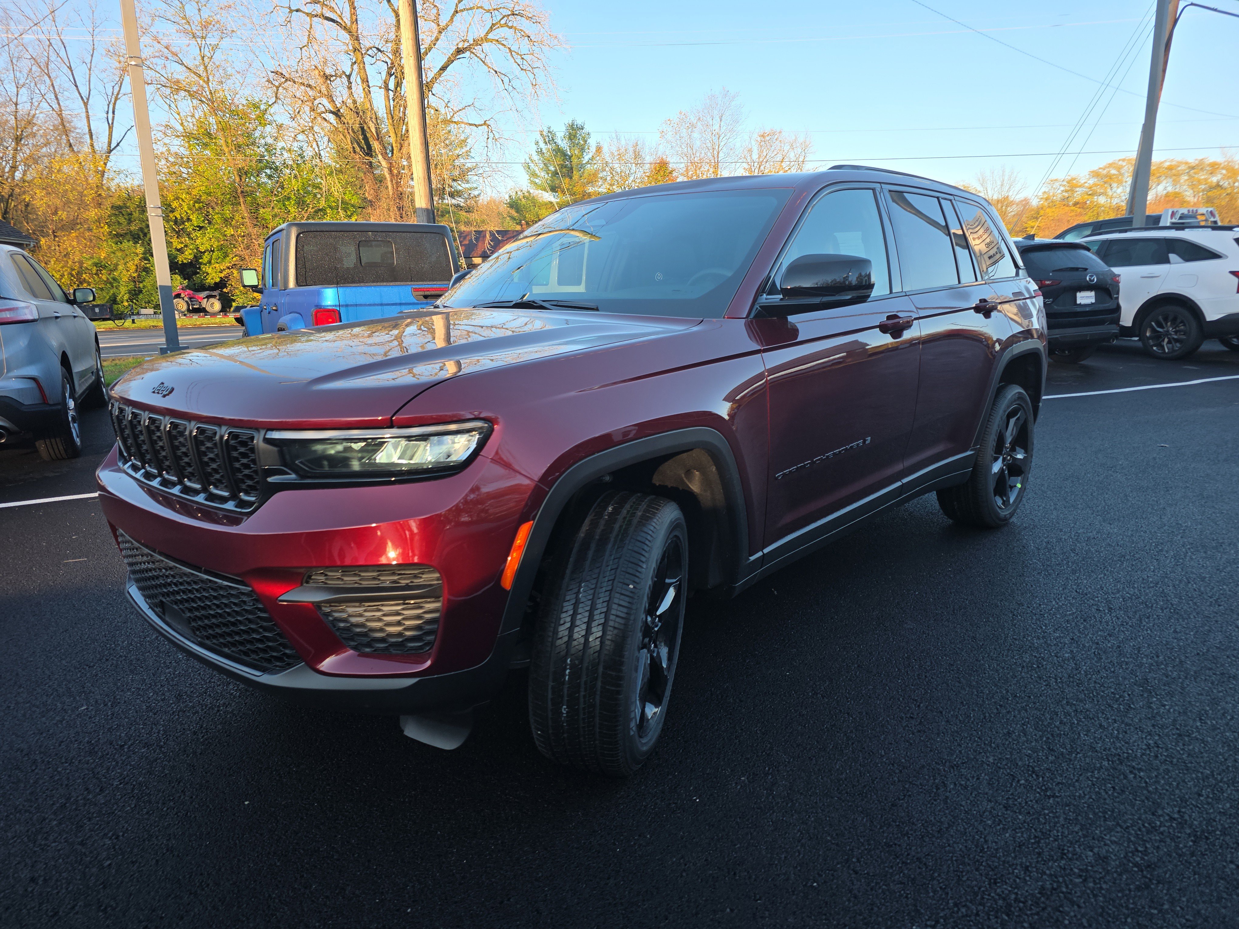 New 2025 Jeep Grand Cherokee Altitude image 17