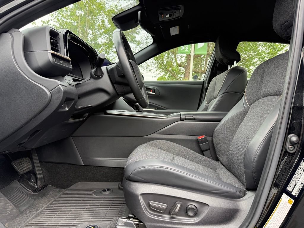 Certified 2023 Toyota Crown AWD/4WD image 12