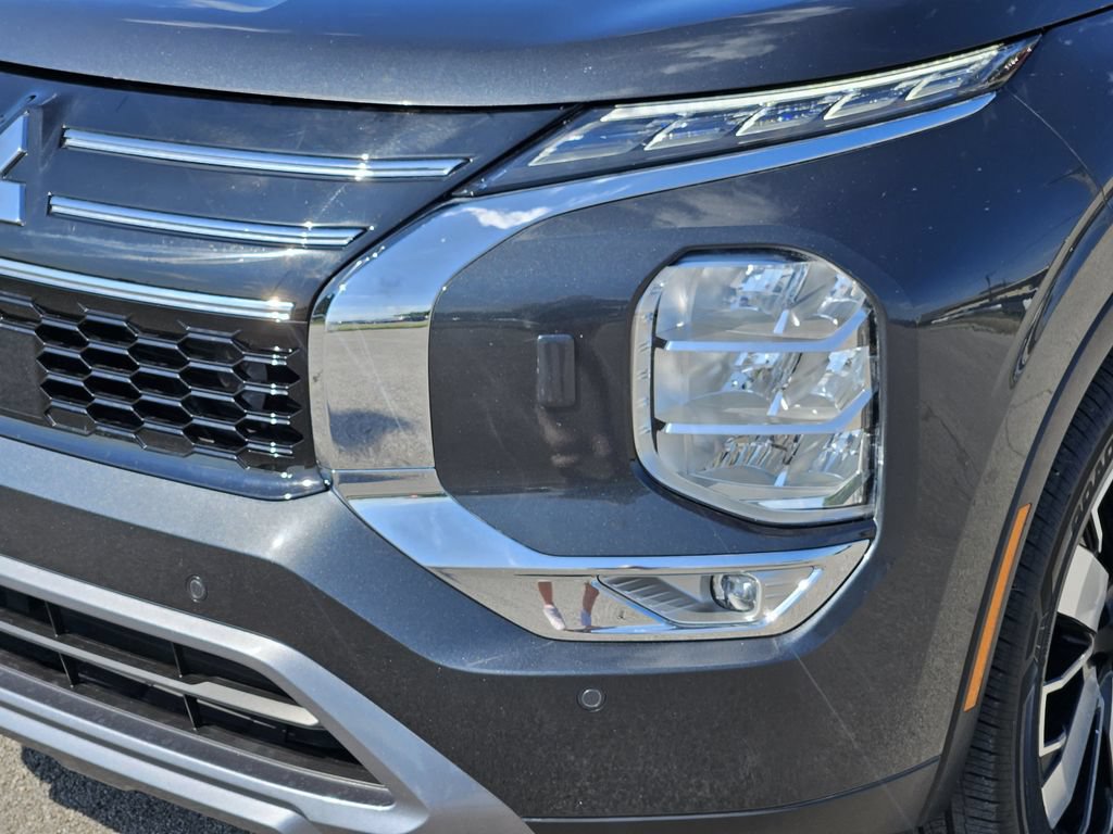 Used 2025 Mitsubishi Outlander SE AWD/4WD image 5