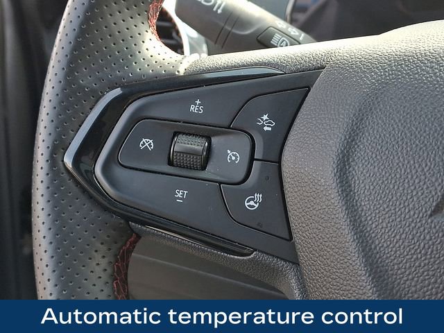 Used 2025 Chevrolet Trax RS w/ Sunroof Package image 7