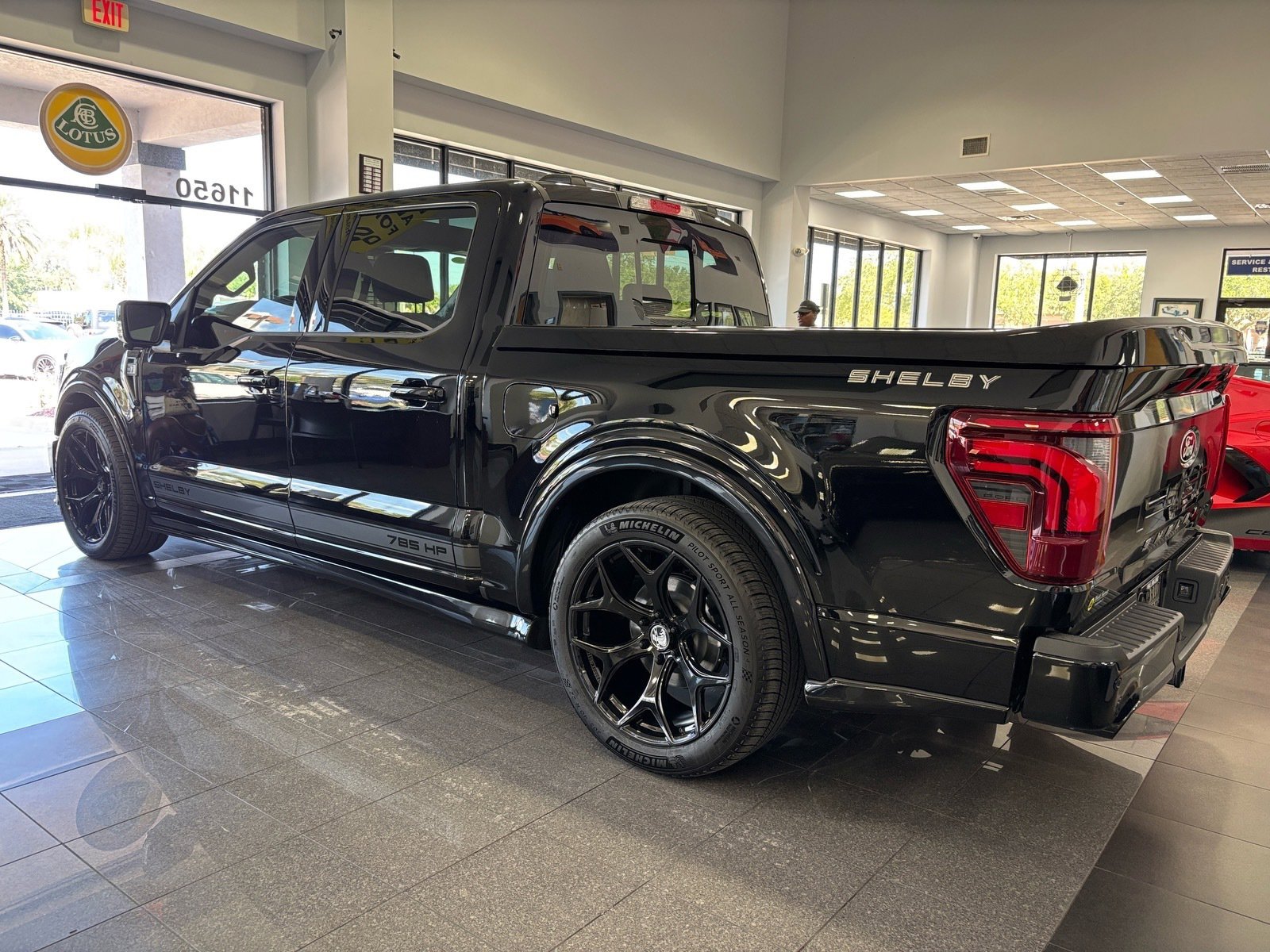 Used 2025 Ford F150 Lariat w/ Equipment Group 502A High image 3