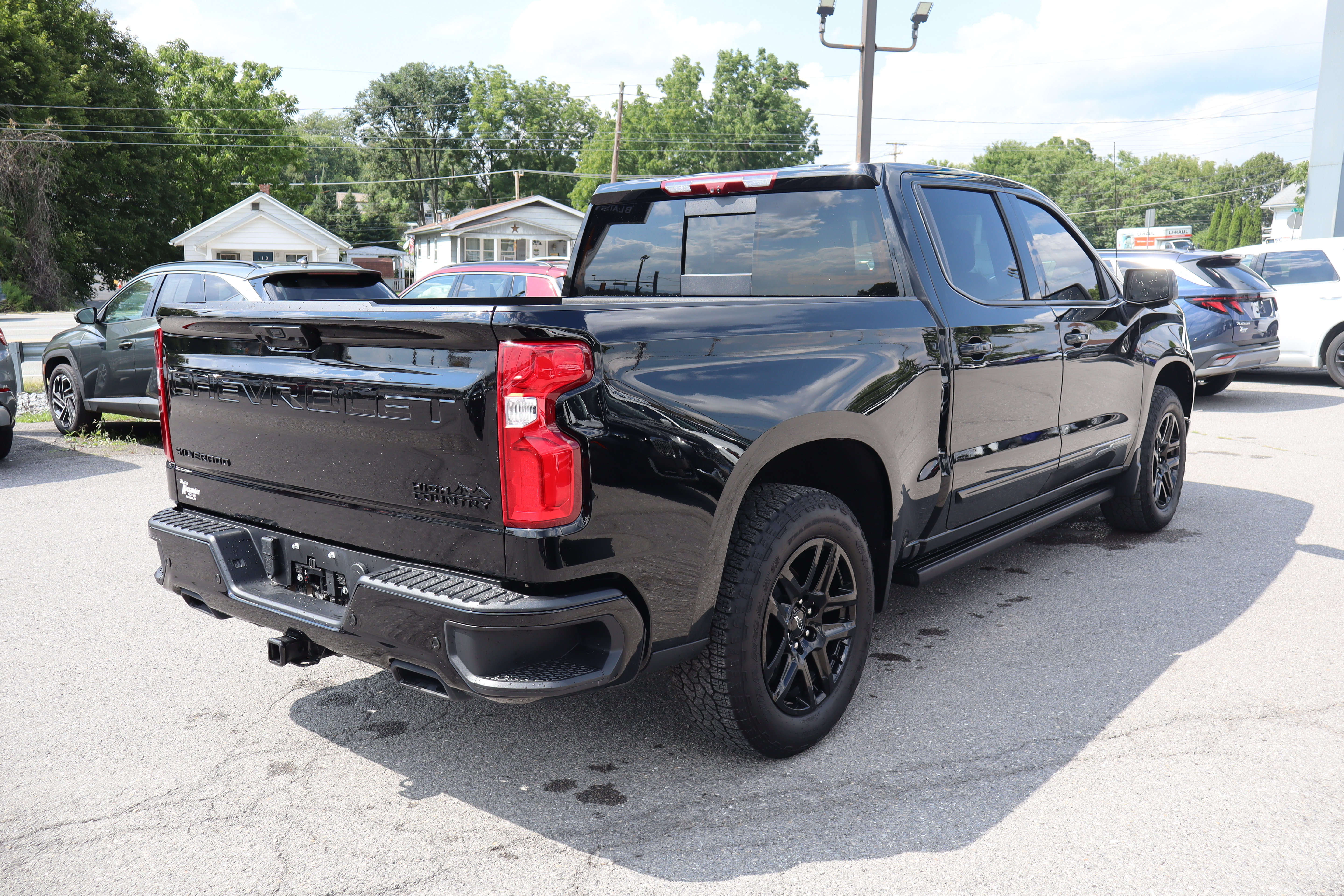 Used 2025 Chevrolet Silverado 1500 High Country w/ Midnight Edition AWD/4WD video 3