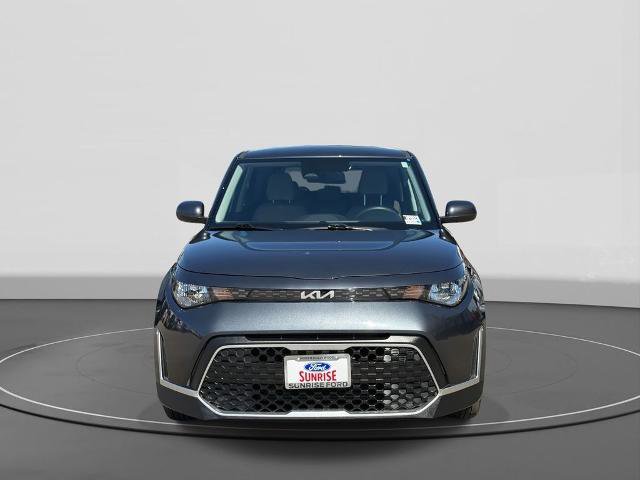 Used 2025 Kia Soul LX image 3