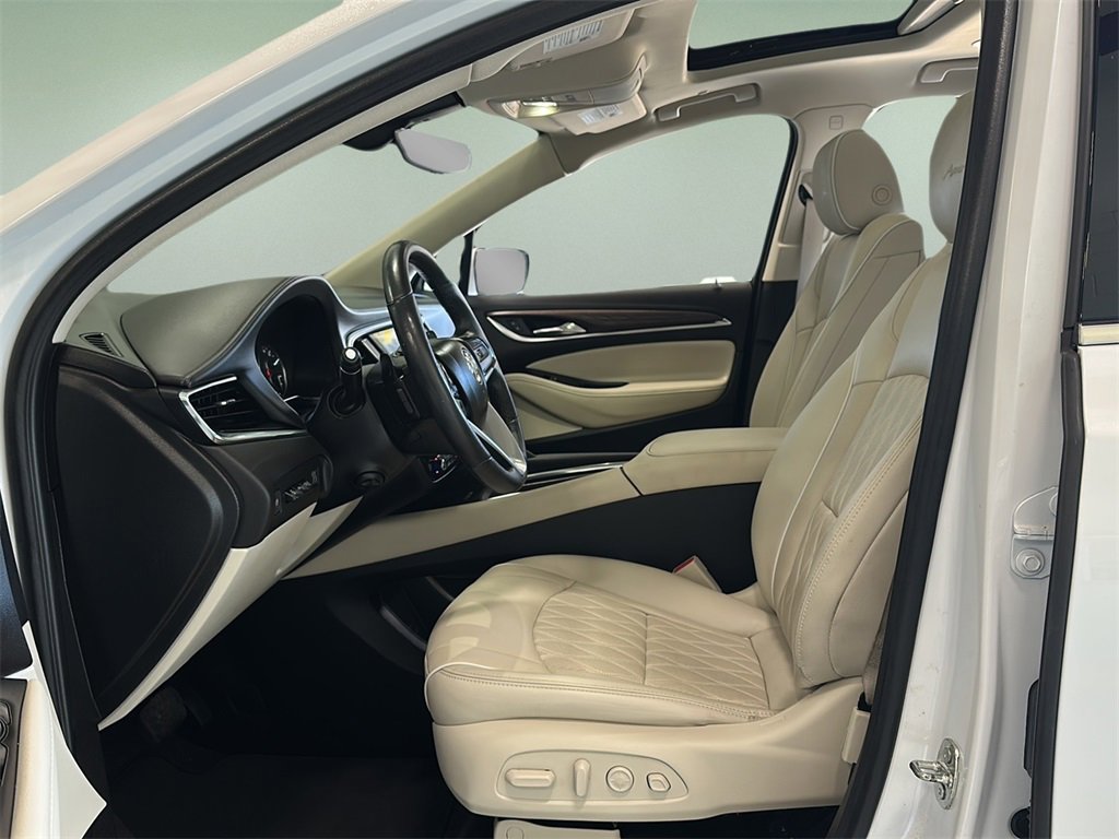 Used 2023 Buick Enclave Avenir w/ Avenir Technology Package image 7