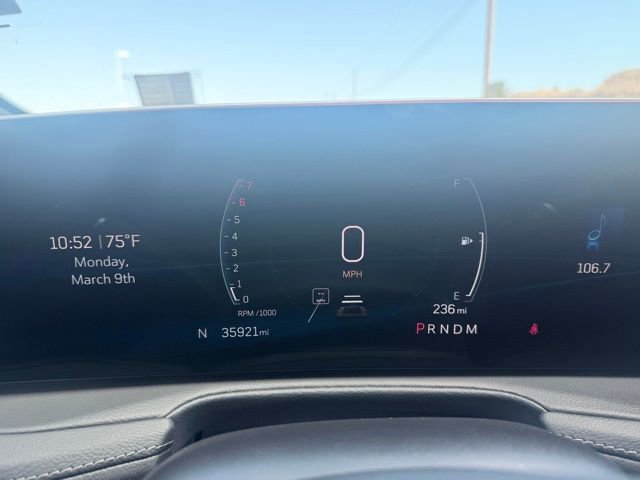 Used 2025 Cadillac XT4 Premium Luxury image 12