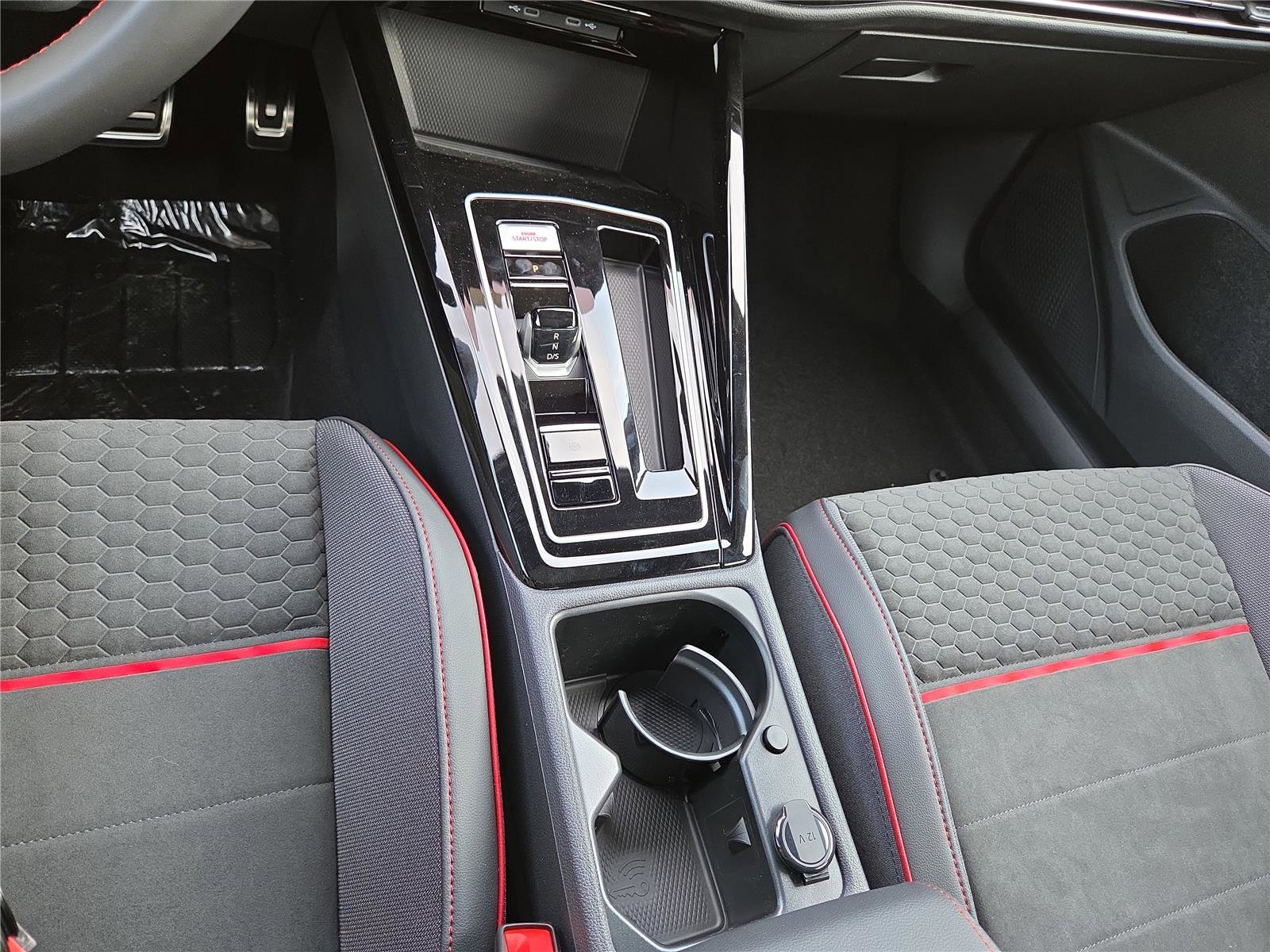 New 2026 Volkswagen GTI SE FWD image 20