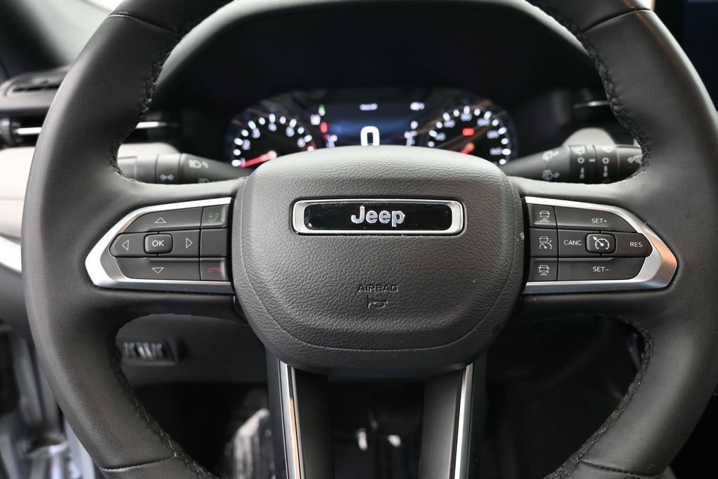 Used 2025 Jeep Compass Limited AWD/4WD image 30