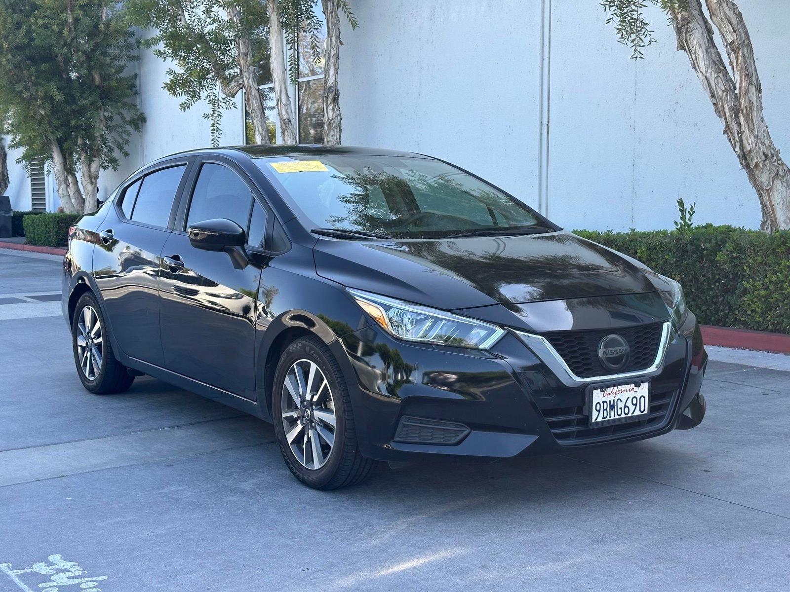 Used 2020 Nissan Versa SV FWD image 9