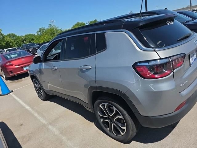 Used 2023 Jeep Compass Limited AWD/4WD image 4